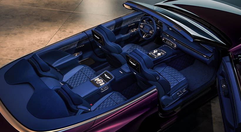 A pesar de que el convertible aparece en todas las fotos sin techo, está claro que cuenta con una capota de tela retráctil. Foto: Genesis