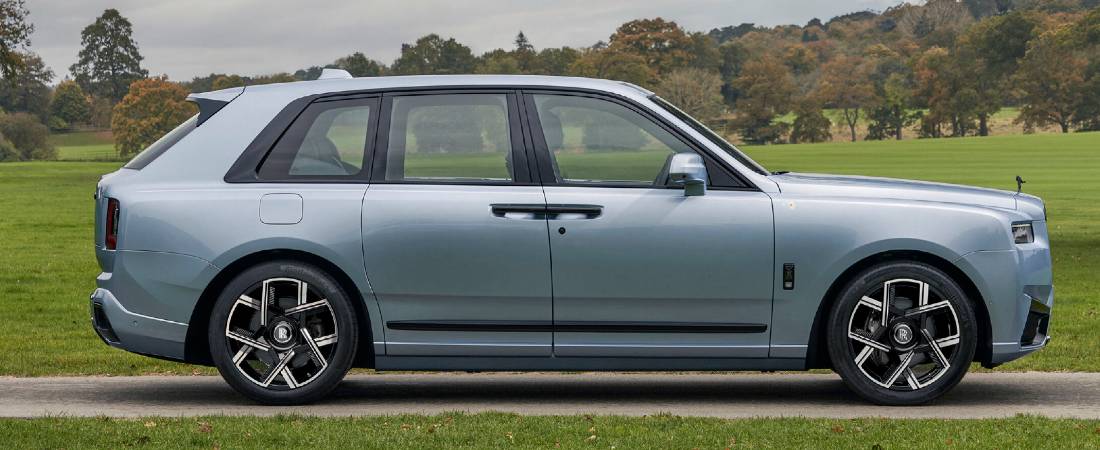 Rolls-Royce Black Badge Cullinan Daisy