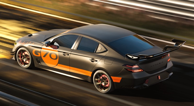 Inspirado directamente en el Track Taxi, el G70 Track Day Special Concept conserva su perfil bajo y agresivo. Foto: Genesis