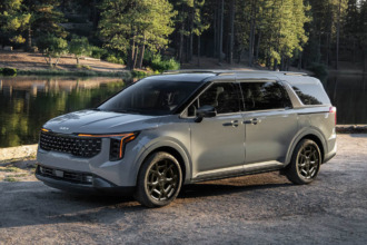 Kia Carnival Híbrido SX Prestige 2025: el vehículo ideal para las familias modernas