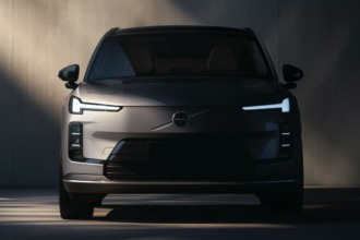 El Volvo XC70 regresa como SUV híbrido enchufable