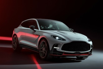Aston Martin DBX S: El SUV británico estrena más potencia, menos peso y un diseño radical