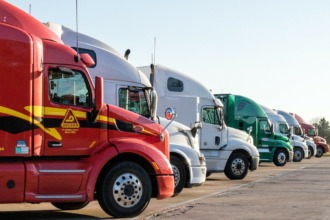 Donald Trump exige inglés obligatorio para los conductores de camiones en EE. UU.