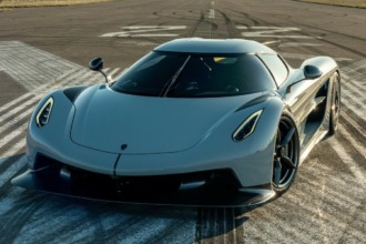 Koenigsegg Jesko Absolute rompe récord mundial de velocidad en media milla