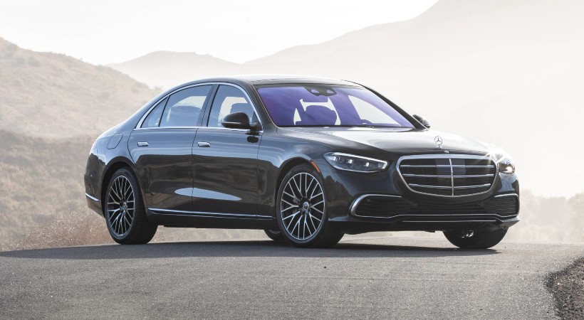 El diseño exterior conserva la esencia clásica de la Clase S. Foto: Mercedes-Benz