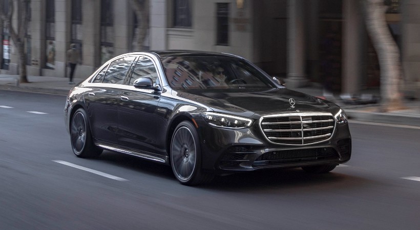 La versión híbrida enchufable del icónico Clase S logra equilibrar el lujo tradicional. Foto: Mercedes-Benz