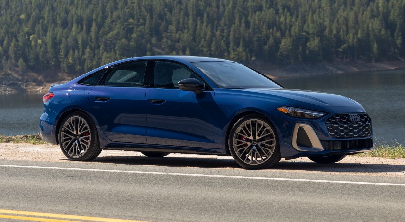 La dirección variable según la velocidad proporciona una sensación precisa en cualquier configuración. Foto: Audi