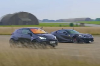 Ferrari 812 vs GR Yaris: la carrera inesperada que nadie vio venir