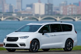 Chrysler celebra su centenario con la Pacifica 100th Anniversary Edition 2026