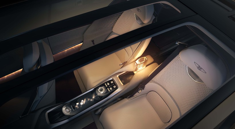 En el interior, el conductor tiene un asiento delantero, mientras que detrás se ubica uno a la derecha y otro en la parte trasera izquierda. Foto: Bentley