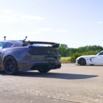 ¡Un duelo muy norteamericano! Dodge Viper vs. Ford Mustang