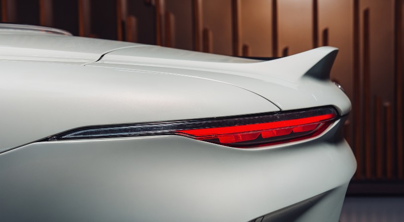 La parte posterior se ve coronada por una discreto alerón. Foto: Bentley