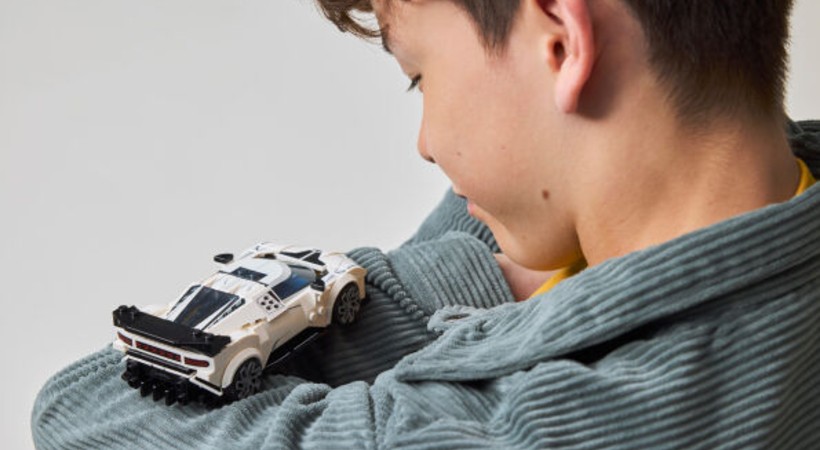 Este auto a escala ya está disponible en la tienda oficial del constructor de bloques y en tiendas oficiales Lego a nivel mundial. Foto: lego