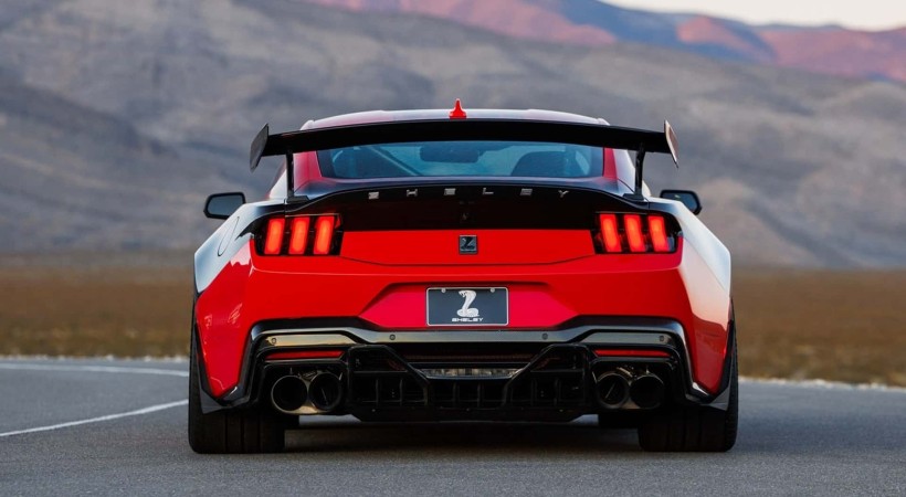 Pese a las adiciones, el peso en vacío se mantiene en las 4,000 libras. Foto: Shelby American