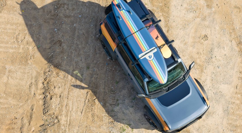 Adicionalmente se incluyeron gráficos específicos, salpicaderas pintadas, ganchos de arrastre, emblemas y el tradicional Bucking Bronco.
Foto: Ford