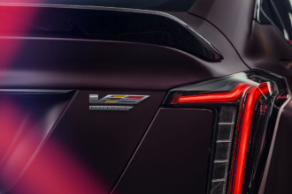 Curated by Cadillac CT5-V Blackwing, lujo estadounidense a medida
