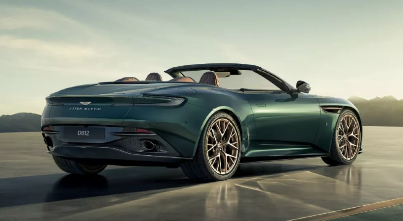 Tanto el Vanquish como el DB12 Volante incluyen techos K-fold ultraligeros que se despliegan en 14 segundos. Foto: Aston Martin
