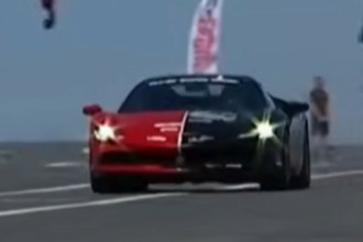 Video: ¡Alucina con este Ferrari acelerando sobre un portaaviones!