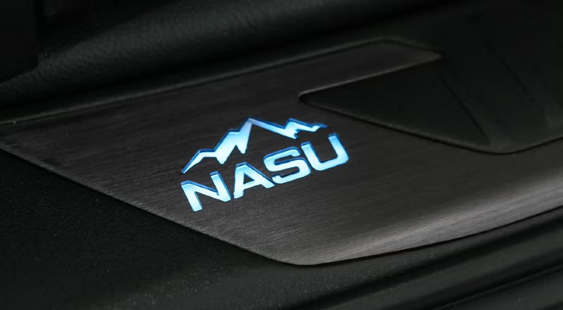 Este color morado rinde homenaje al significado de “nasu” en japonés, que se traduce como “berenjena”. Foto: Toyota