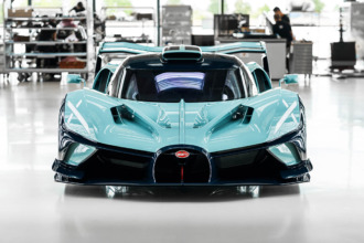 Bugatti despide a su último auto de pista con motor W16