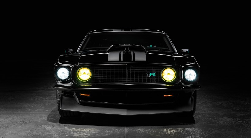 Aunque conserva la esencia del Mustang original, cada línea ha sido refinada para proyectar una presencia más poderosa. Foto: Ringbrothers