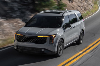 Kia Carnival Hybrid SX Prestige 2026: Confort y eficiencia, sin perder el carácter familiar