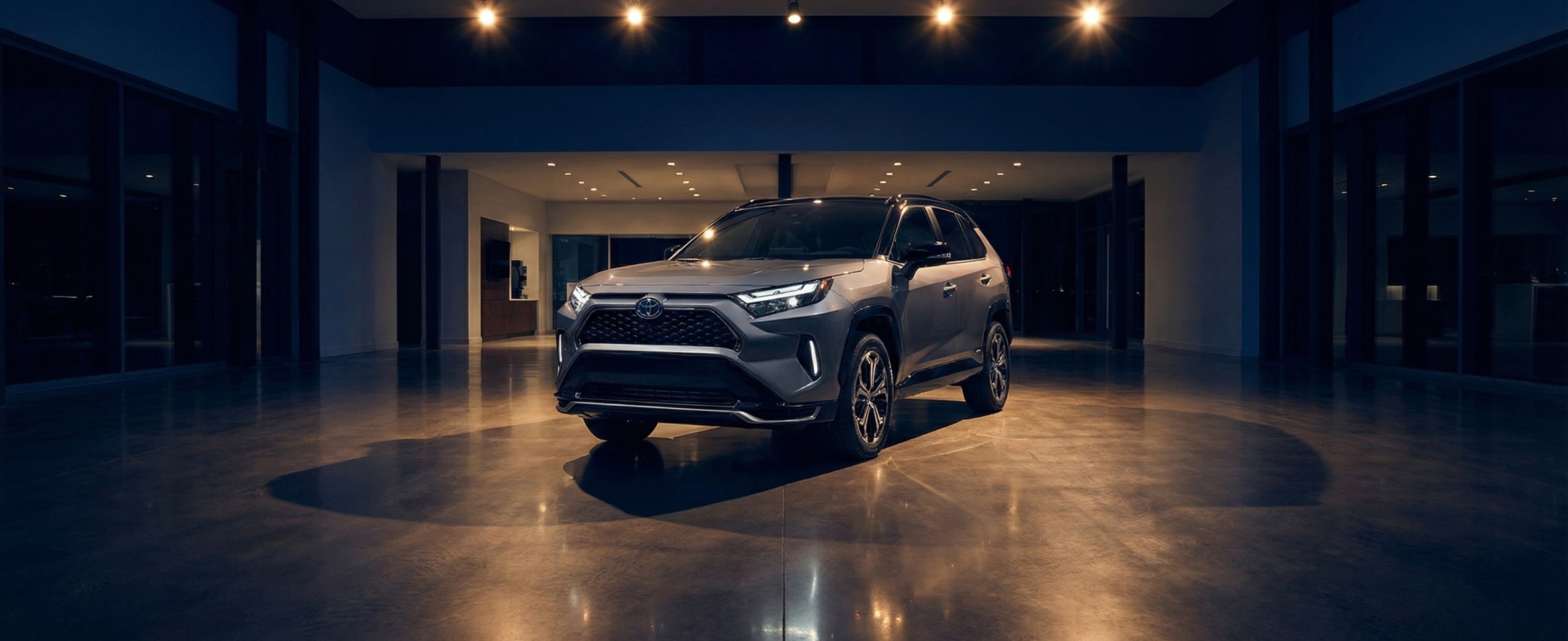 NUEVO Toyota RAV4 | Más bonito, con versiones PHEV de hasta 100 km de autonomía ️ y una mejora notable en los sistemas de infoentretenmiento.